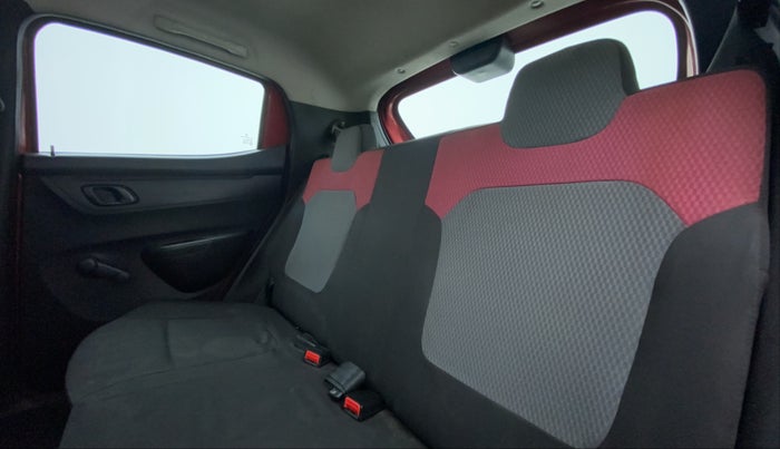 2018 Renault Kwid 1.0 RXT, Petrol, Manual, 37,202 km, Right Side Rear Door Cabin