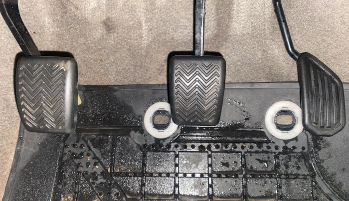 2013 Toyota Etios Liva G, Petrol, Manual, 17,283 km, Pedals