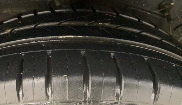 2013 Toyota Etios Liva G, Petrol, Manual, 17,283 km, Right Rear Tyre Tread