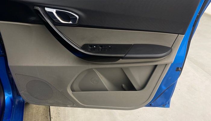2019 Tata Tiago XZ PLUS PETROL, Petrol, Manual, 64,679 km, Driver Side Door Panels Control