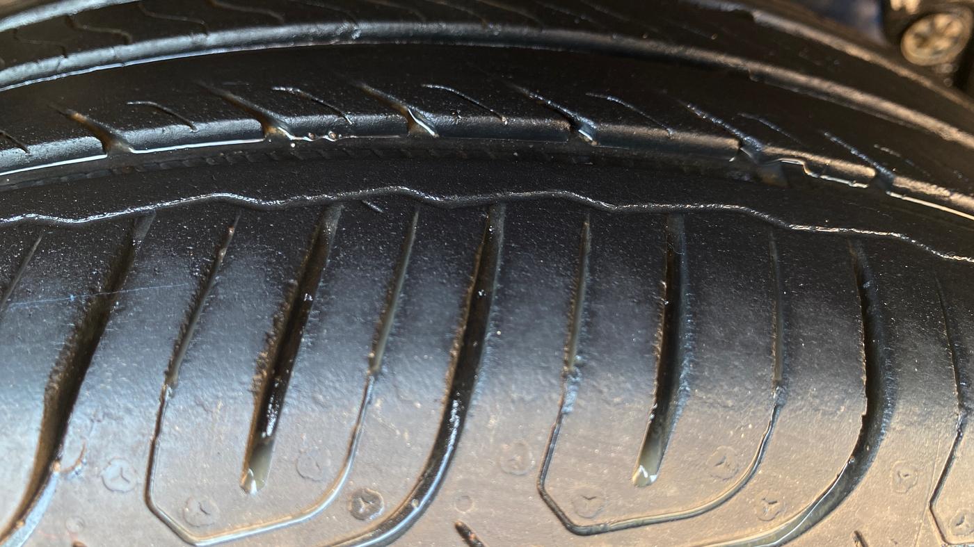 2016 Ford New Figo TITANIUM 1.2 PETROL MT, Petrol, Manual, 75,500 km, Right Rear Tyre Tread