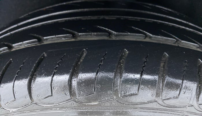 2018 Ford Ecosport 1.5 TITANIUM TI VCT, Petrol, Manual, 30,993 km, Left Rear Tyre Tread