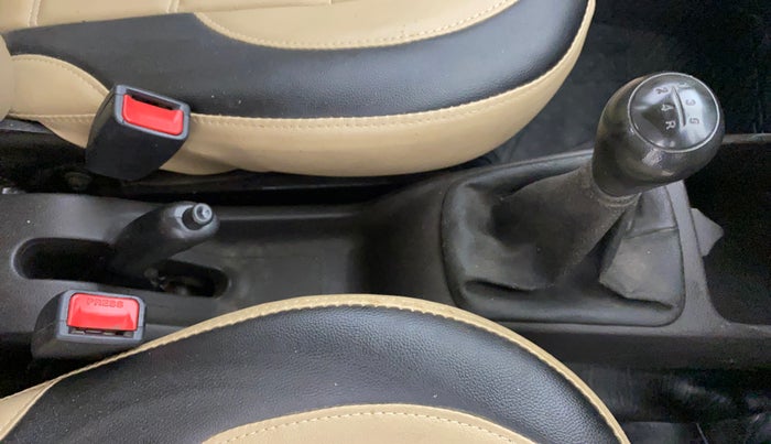 2016 Hyundai Eon MAGNA +, Petrol, Manual, 85,207 km, Gear Lever