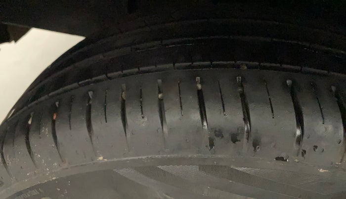 2021 Nissan MAGNITE XL, Petrol, Manual, 64,448 km, Right Rear Tyre Tread