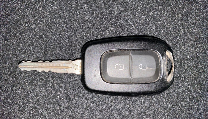 2021 Nissan MAGNITE XL, Petrol, Manual, 64,448 km, Key Close Up