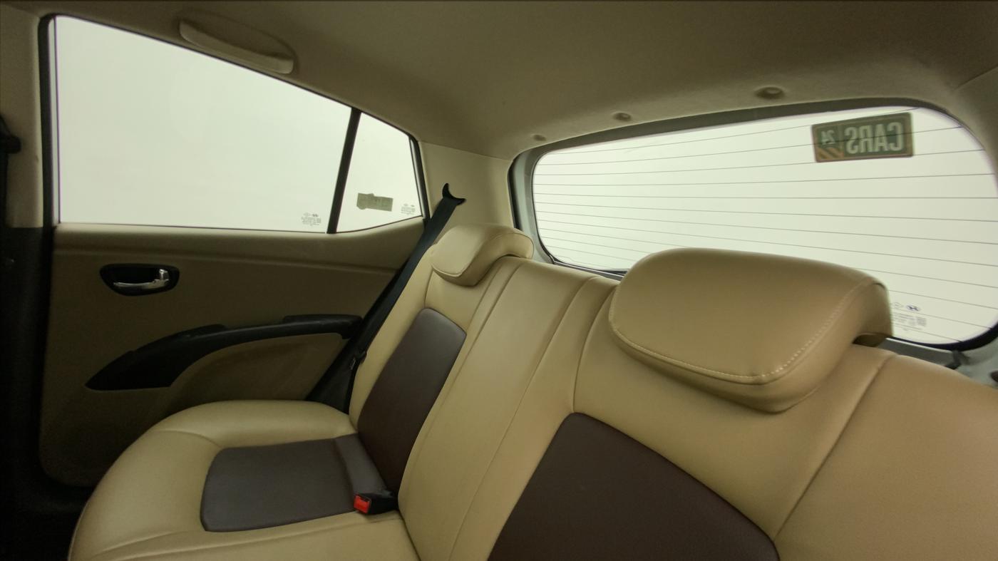 2013 Hyundai i10 SPORTZ 1.2 AT, Petrol, Automatic, 16,843 km, Right Side Rear Door Cabin