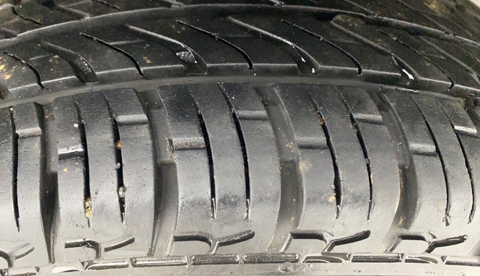 2014 Tata Nano TWIST XT, Petrol, Manual, 66,704 km, Right Rear Tyre Tread