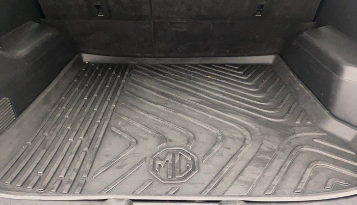 2019 MG HECTOR SHARP 2.0 DIESEL, Diesel, Manual, 74,567 km, Boot Inside