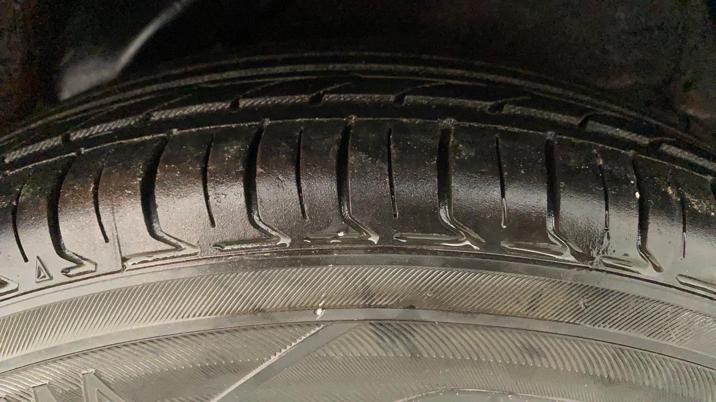 2010 Hyundai i10 SPORTZ 1.2, Petrol, Manual, 1,04,414 km, Left Rear Tyre Tread