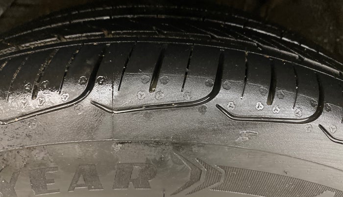2019 Hyundai Elite i20 ASTA (O) CVT, Petrol, Automatic, 26,844 km, Right Rear Tyre Tread