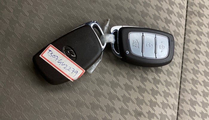 2019 Hyundai Elite i20 ASTA (O) CVT, Petrol, Automatic, 26,844 km, Key Close Up