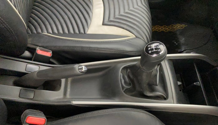 2017 Maruti Baleno DELTA PETROL 1.2, Petrol, Manual, 33,939 km, Gear Lever