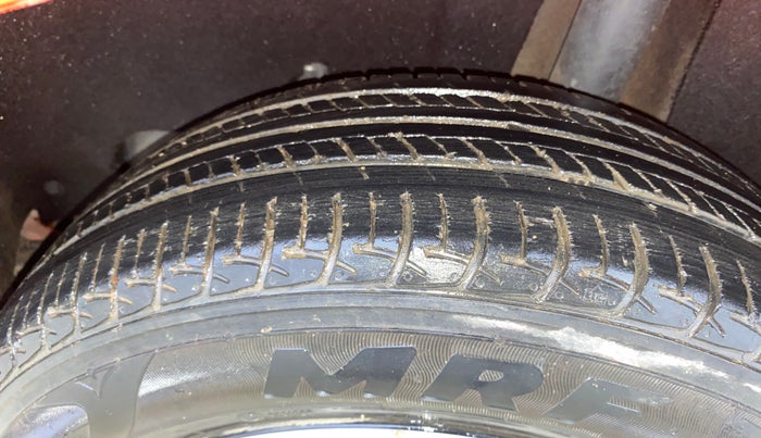 2017 Maruti Baleno DELTA PETROL 1.2, Petrol, Manual, 33,939 km, Left Rear Tyre Tread