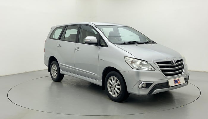 2014 Toyota Innova 2.5 VX 8 STR BS IV, Diesel, Manual, 82,734 km, Right Front Diagonal