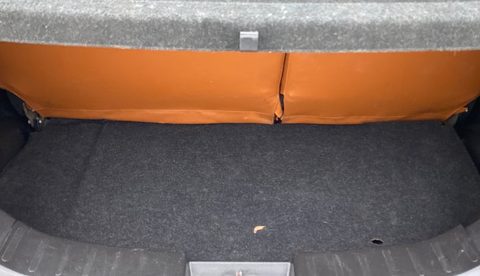 2016 Maruti Wagon R 1.0 VXI AMT, Petrol, Automatic, 33,255 km, Boot Inside