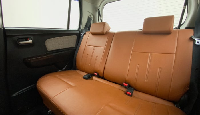 2016 Maruti Wagon R 1.0 VXI AMT, Petrol, Automatic, 33,255 km, Right Side Rear Door Cabin