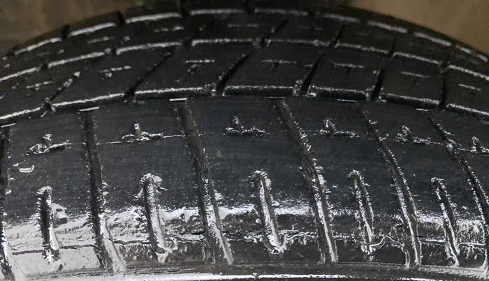 2016 Maruti Wagon R 1.0 VXI AMT, Petrol, Automatic, 33,255 km, Left Front Tyre Tread