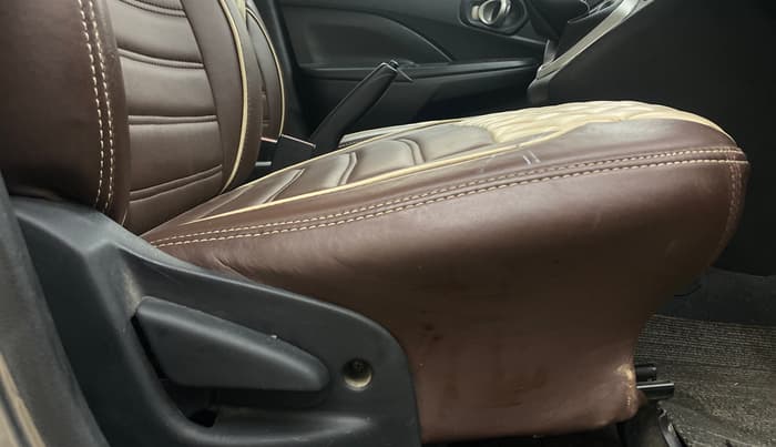 2019 Datsun Go Plus T(O), Petrol, Manual, 41,738 km, Driver Side Adjustment Panel
