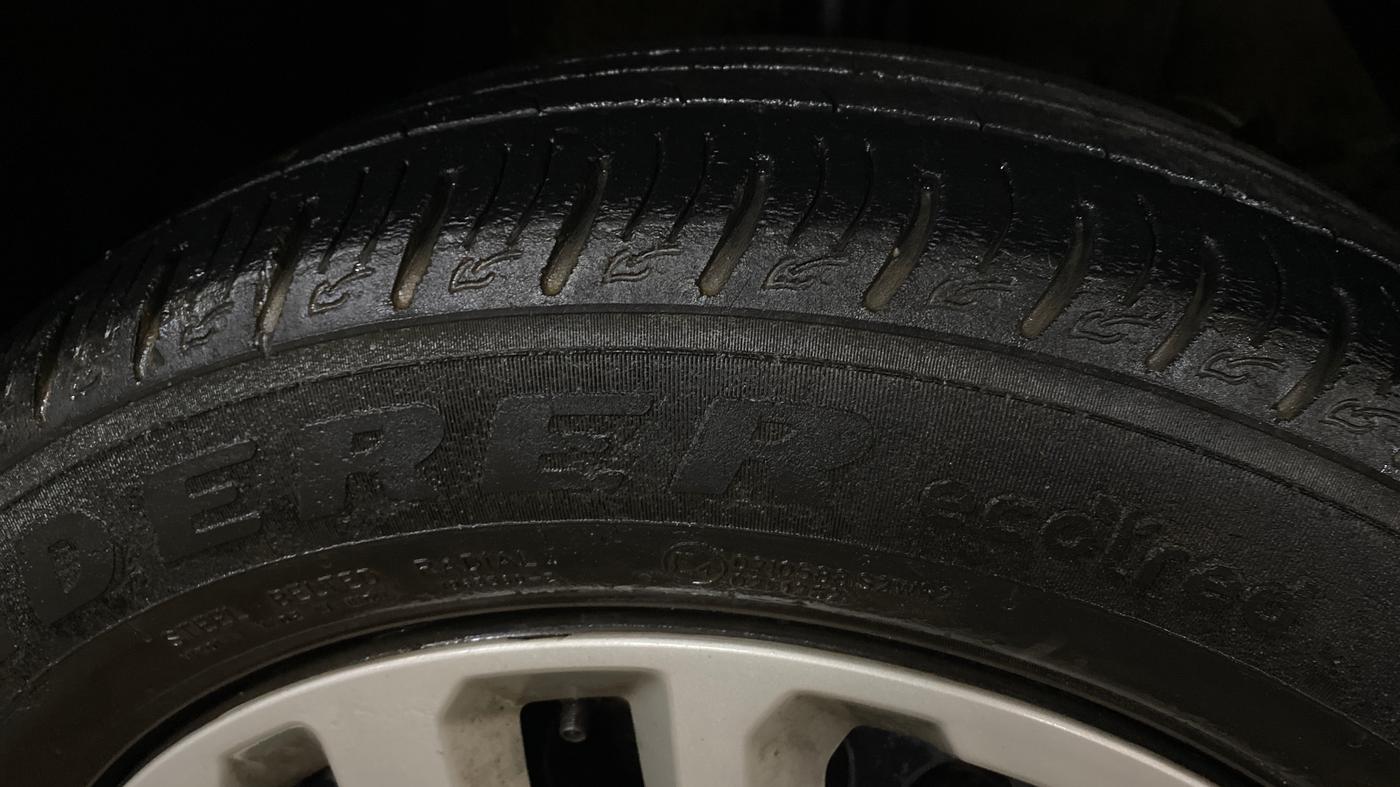 2021 Maruti Vitara Brezza VXI, CNG, Manual, 57,443 km, Right Front Tyre Tread