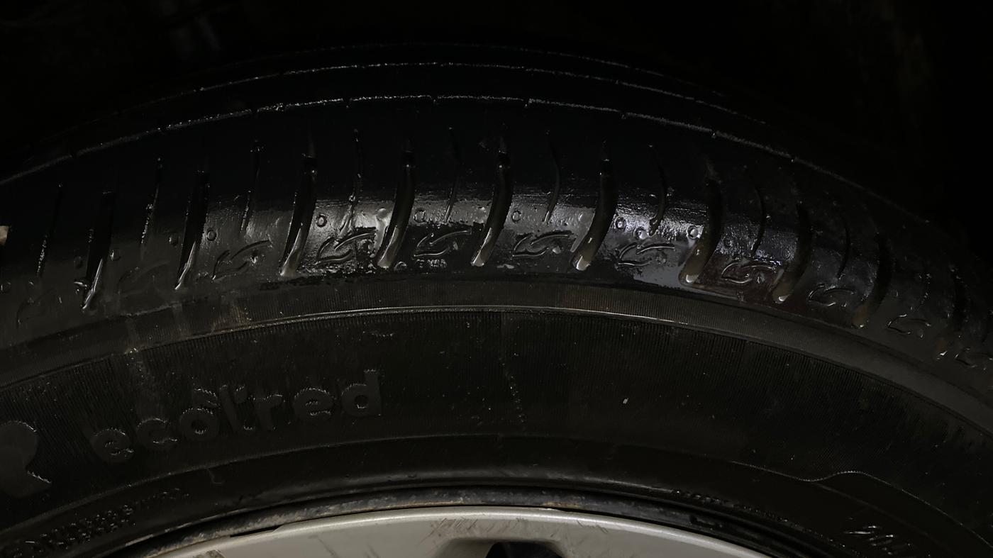 2021 Maruti Vitara Brezza VXI, CNG, Manual, 57,443 km, Left Front Tyre Tread