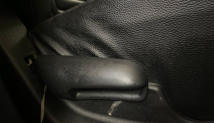 2021 Maruti Vitara Brezza VXI, CNG, Manual, 56,829 km, Driver Side Adjustment Panel