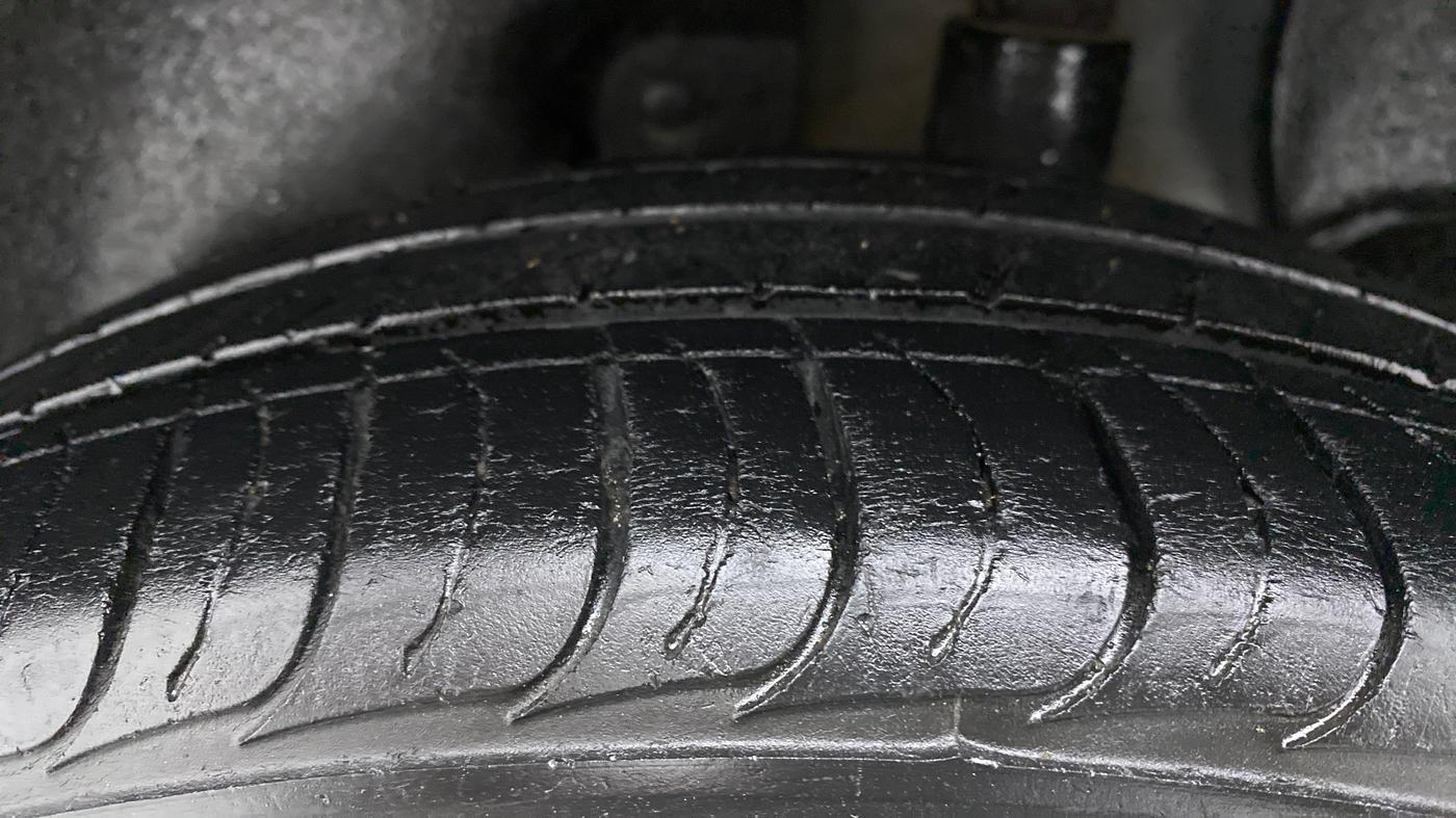 2019 Hyundai Creta E PLUS 1.6 PETROL, Petrol, Manual, 43,963 km, Left Rear Tyre Tread