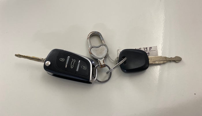 2019 Maruti New Wagon-R LXI CNG 1.0, CNG, Manual, 68,846 km, Key Close Up