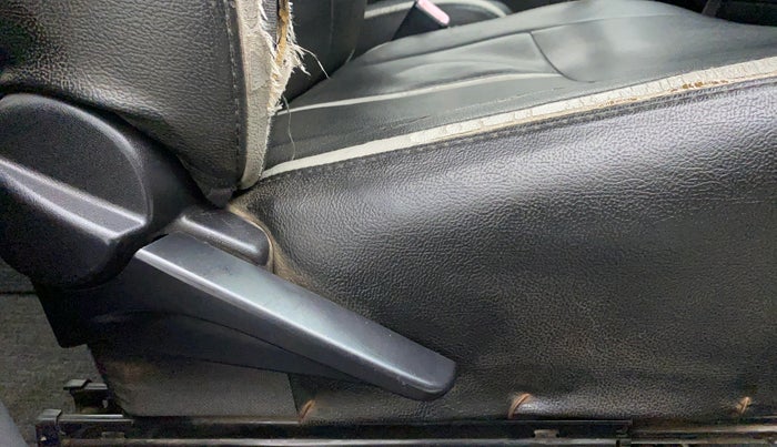2012 Toyota Etios GD, Diesel, Manual, 93,534 km, Driver Side Adjustment Panel