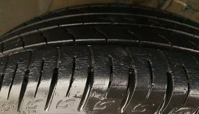 2021 Maruti Vitara Brezza VXI AT SHVS, Petrol, Automatic, 18,249 km, Right Front Tyre Tread