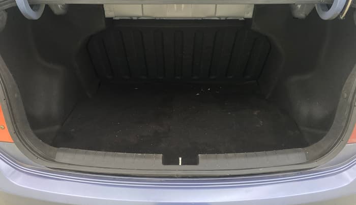 2015 Hyundai Xcent SX AT 1.2 (O), Petrol, Automatic, 41,007 km, Boot Inside
