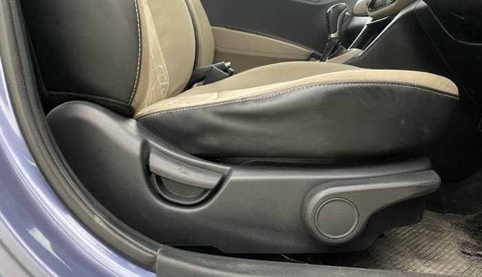 2015 Hyundai Xcent SX AT 1.2 (O), Petrol, Automatic, 41,007 km, Driver Side Adjustment Panel