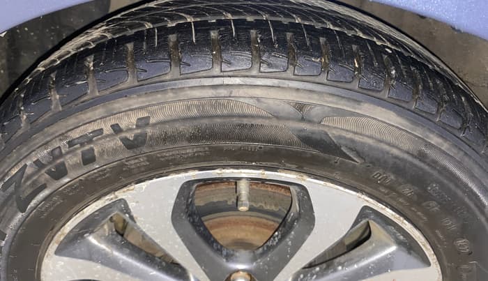 2015 Hyundai Xcent SX AT 1.2 (O), Petrol, Automatic, 41,007 km, Left Front Tyre Tread