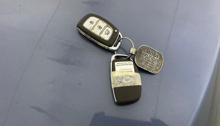 2015 Hyundai Xcent SX AT 1.2 (O), Petrol, Automatic, 41,007 km, Key Close Up