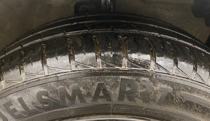 2016 Maruti Celerio VXI, Petrol, Manual, 1,09,824 km, Right Front Tyre Tread