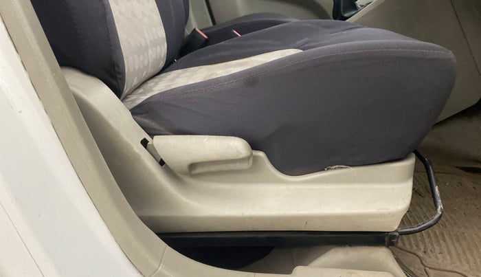 2016 Maruti Celerio VXI, Petrol, Manual, 1,09,824 km, Driver Side Adjustment Panel