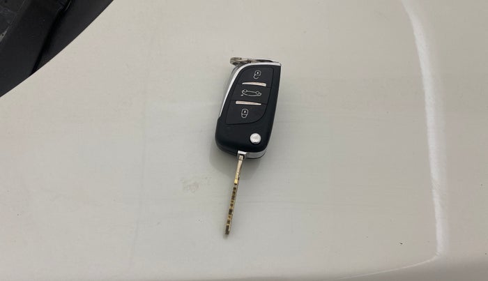 2016 Maruti Celerio VXI, Petrol, Manual, 1,09,824 km, Key Close Up