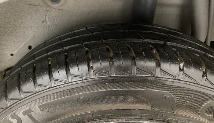 2016 Maruti Celerio VXI, Petrol, Manual, 1,09,824 km, Left Rear Tyre Tread