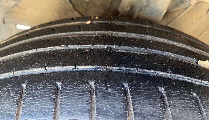 2019 Maruti Baleno ZETA PETROL 1.2, Petrol, Manual, 84,162 km, Left Front Tyre Tread