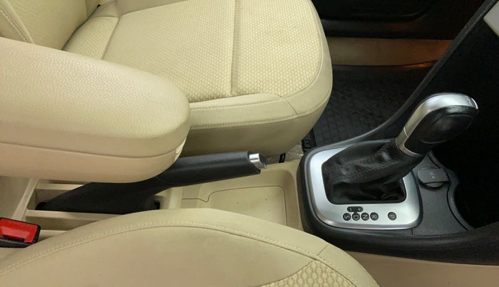 2018 Volkswagen Ameo HIGHLINE PLUS DSG 1.5, Diesel, Automatic, 82,018 km, Gear Lever