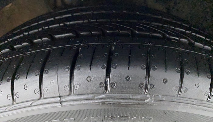 2018 Volkswagen Ameo HIGHLINE PLUS DSG 1.5, Diesel, Automatic, 82,018 km, Right Front Tyre Tread