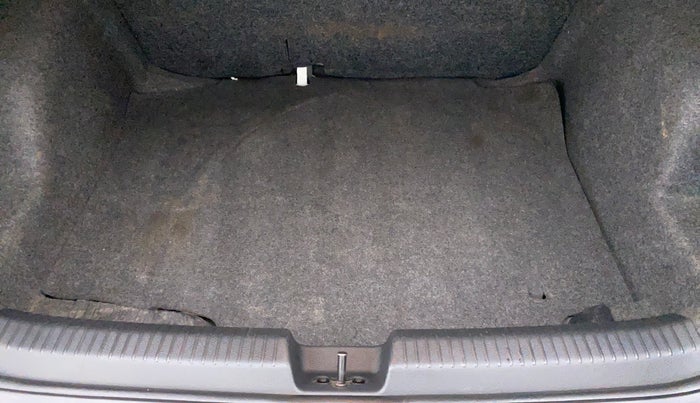 2018 Volkswagen Ameo HIGHLINE PLUS DSG 1.5, Diesel, Automatic, 82,018 km, Boot Inside