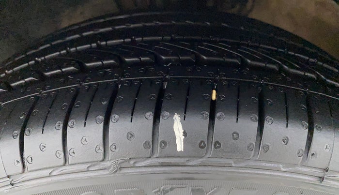 2018 Volkswagen Ameo HIGHLINE PLUS DSG 1.5, Diesel, Automatic, 82,018 km, Left Front Tyre Tread