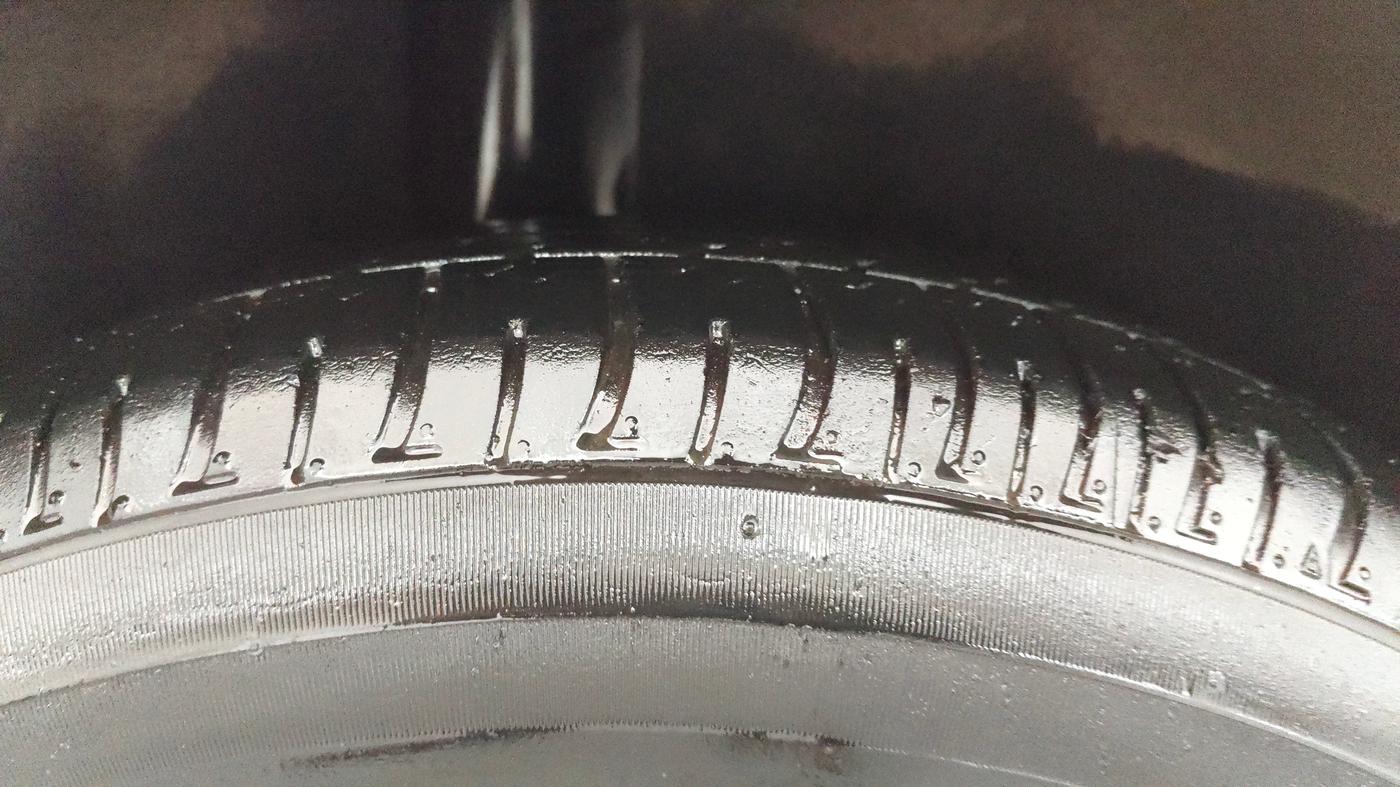 2015 Ford Ecosport TITANIUM 1.5L PETROL AT, Petrol, Automatic, 72,165 km, Right Rear Tyre Tread