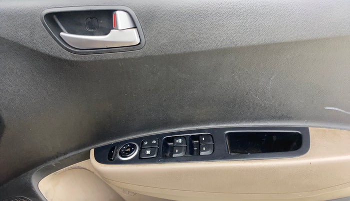 2015 Hyundai Grand i10 SPORTZ 1.2 KAPPA VTVT, Petrol, Manual, 1,01,302 km, Driver Side Door Panels Control