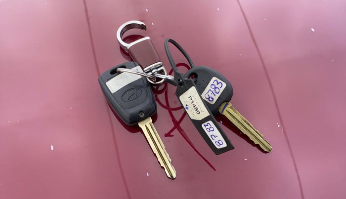 2015 Hyundai Grand i10 SPORTZ 1.2 KAPPA VTVT, Petrol, Manual, 1,01,302 km, Key Close Up