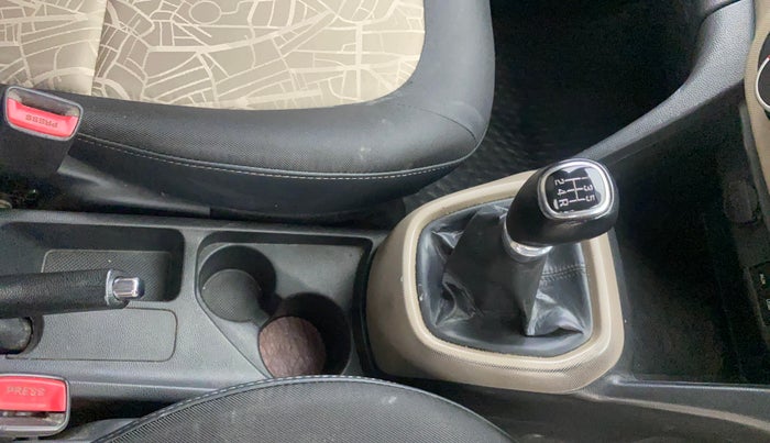 2015 Hyundai Grand i10 SPORTZ 1.2 KAPPA VTVT, Petrol, Manual, 1,01,302 km, Gear Lever