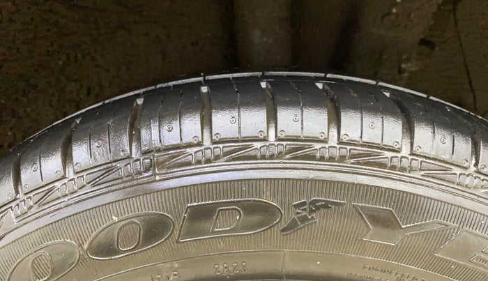 2015 Hyundai Grand i10 SPORTZ 1.2 KAPPA VTVT, Petrol, Manual, 1,01,302 km, Left Rear Tyre Tread