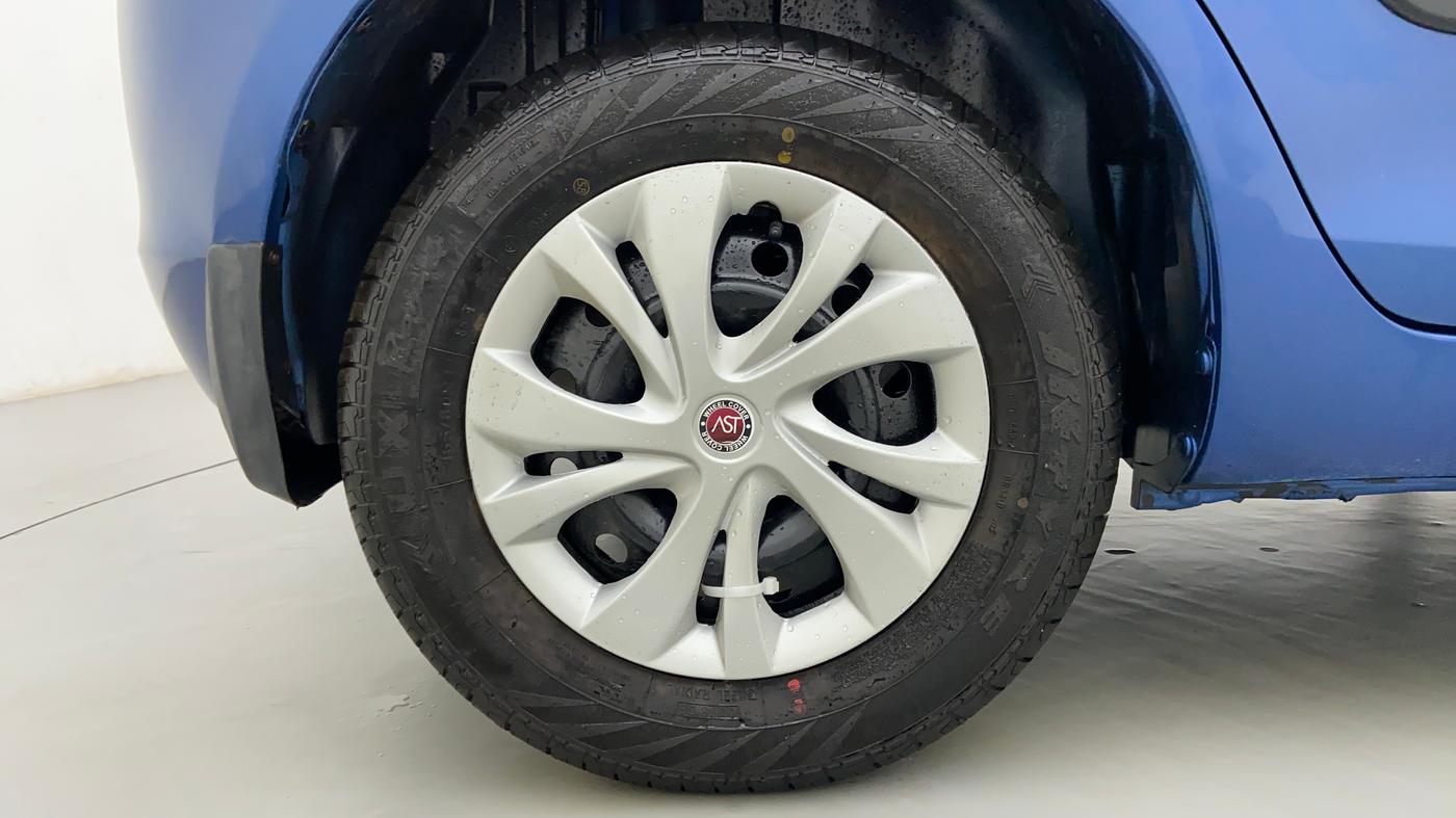 2013 Maruti Swift VDI, Diesel, Manual, 67,026 km, Right Rear Wheel