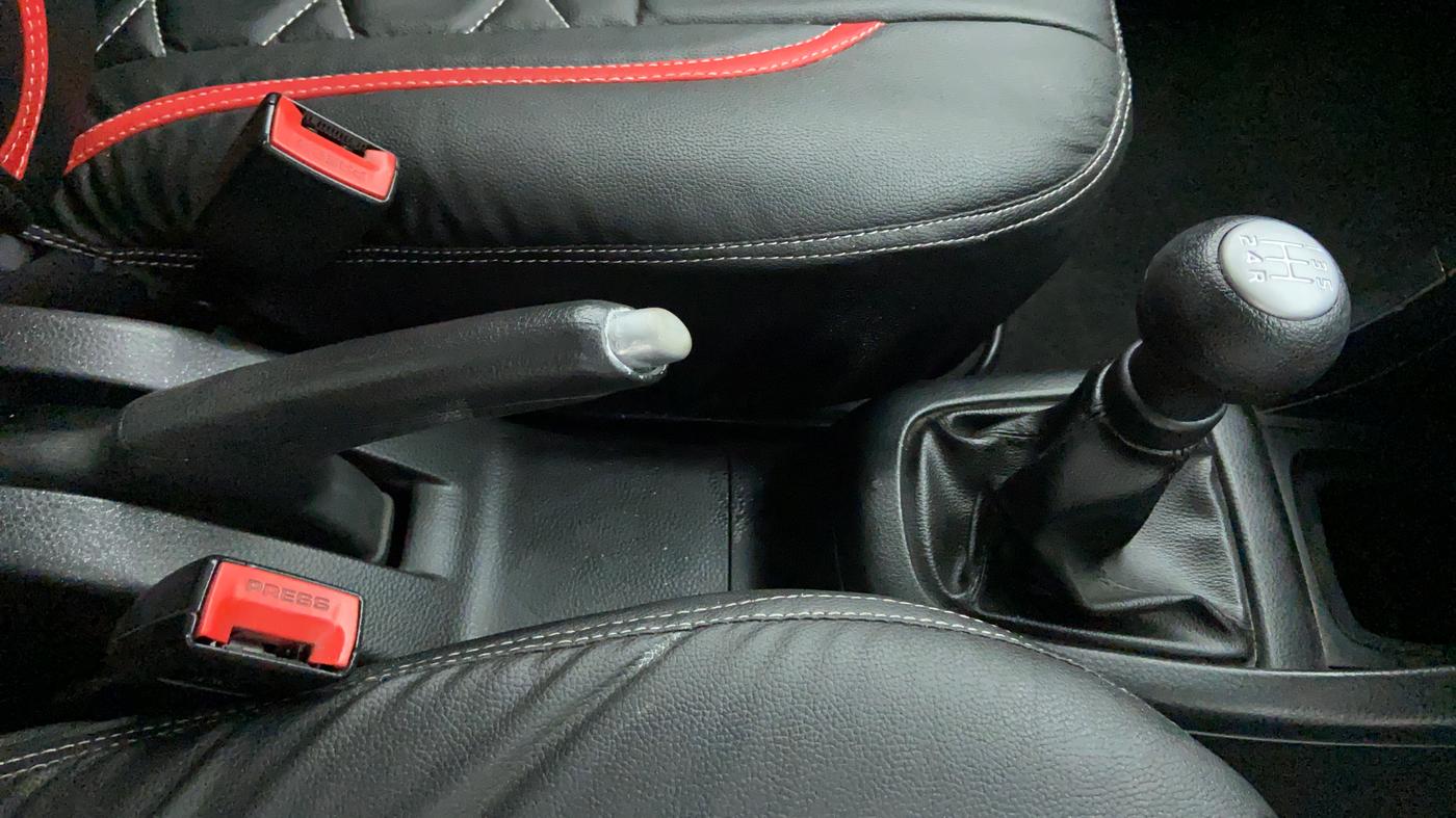 2013 Maruti Swift VDI, Diesel, Manual, 67,026 km, Gear Lever