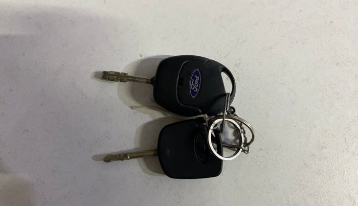 2015 Ford Figo TITANIUM 1.2 PETROL, CNG, Manual, 51,272 km, Key Close Up